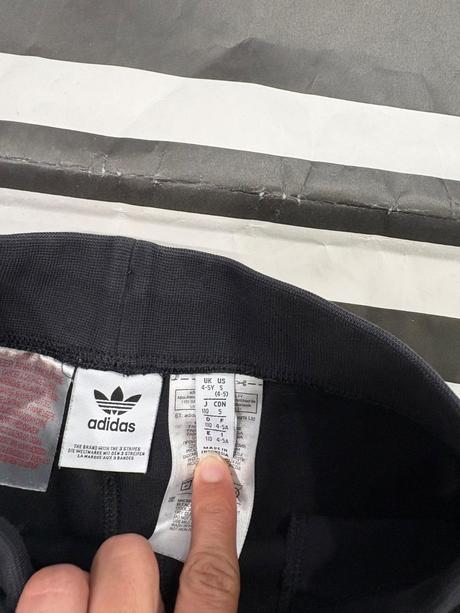 Adidas kratasy na 4-5 rokov, adidas,104