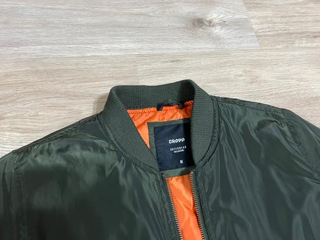 Bundička podšitá, m