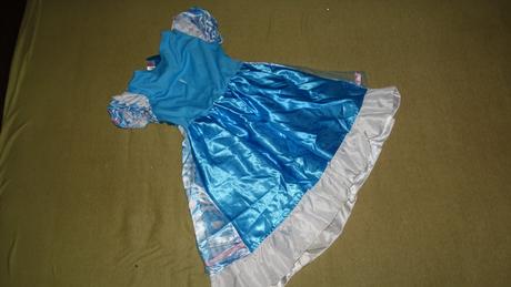 Saty pre alenku v risi divov od george,