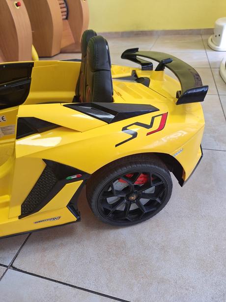 Elektrické autíčko lamborghini aventador,