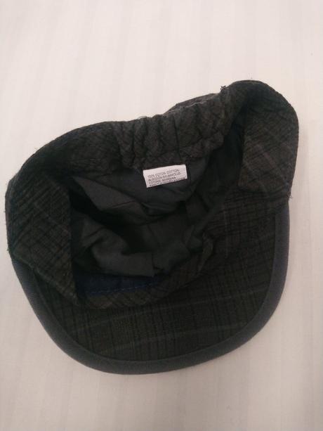 Tmavo sivá károvaná šiltovka č. 626, 45-47 cm, <50