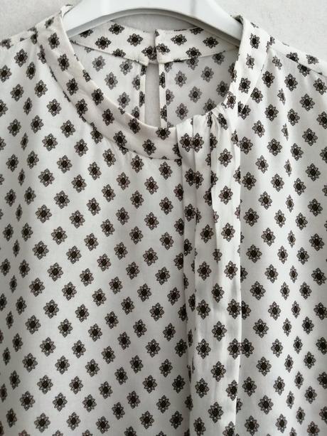 Pekná pohodlná blúzka od zary, zara,38