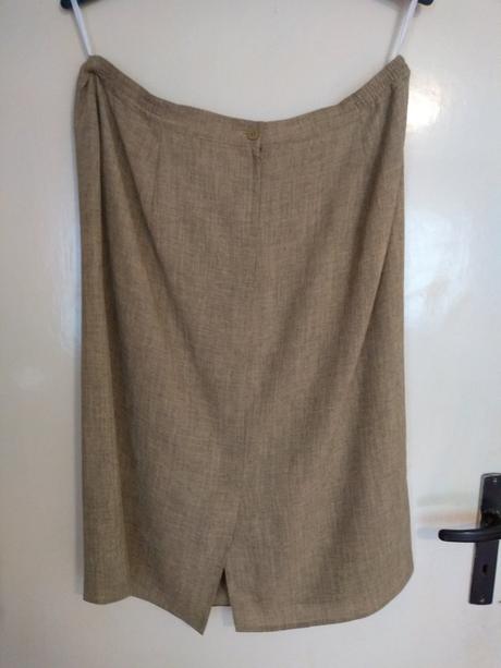 Sukňový kostým, 54