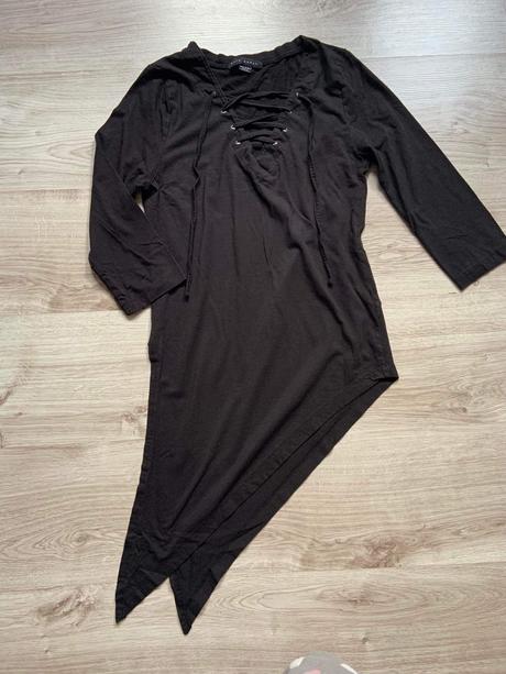 Asimetricke tricko, gate,s