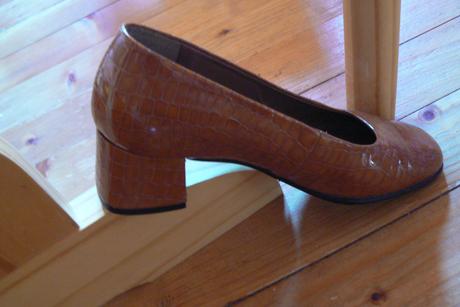 Kvalitné lodičky lakované hogl, 37