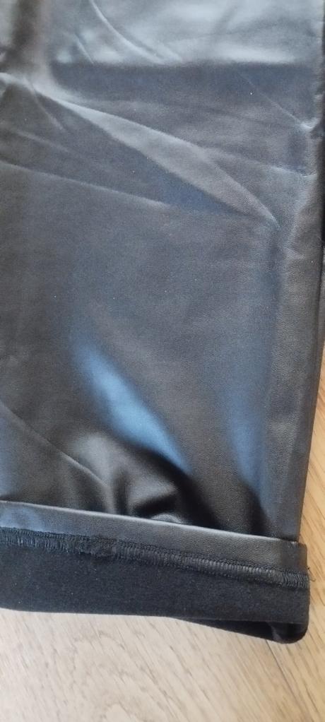 Koženkové nohavice, l