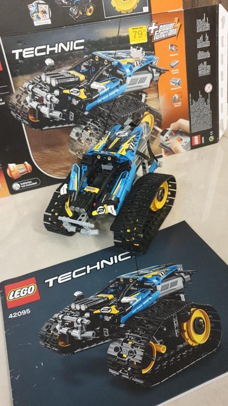 Lego technic 42095 - pretekárske auto s dialkovým, 