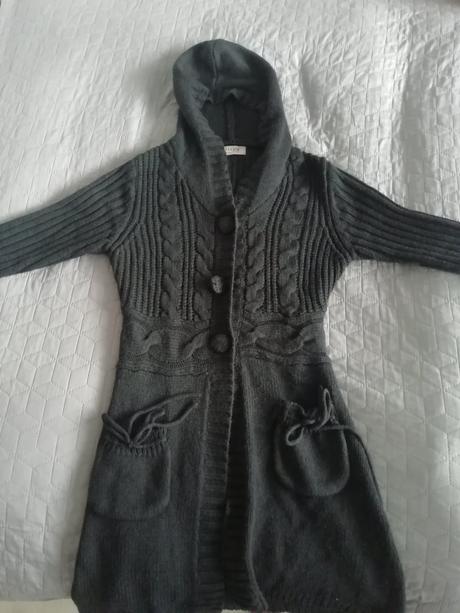 Predám dlhý pletený sveter, s