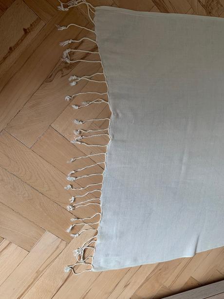 Siroko vyuzitelny svetlo zlty sal, 