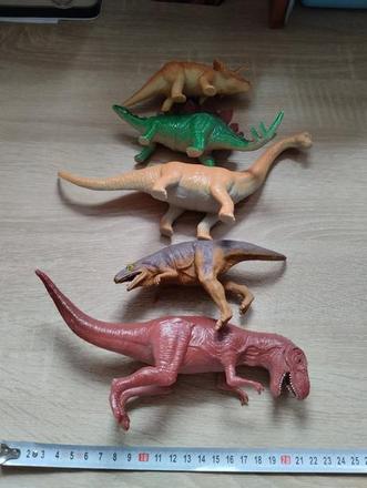 Väčšie dinosaury, 