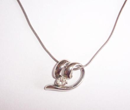 Jemný náhrdelník,