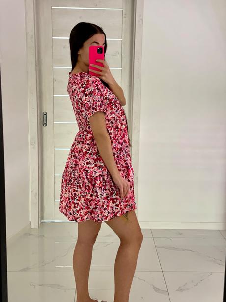 Voľné šaty s kvetinkami, m / s