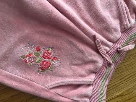 Dievčenské tepláky, 116