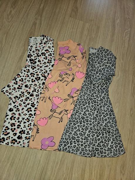 3x šaty, f&f,122