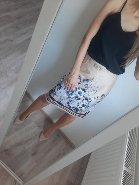 Kvalitná sukňa, 42