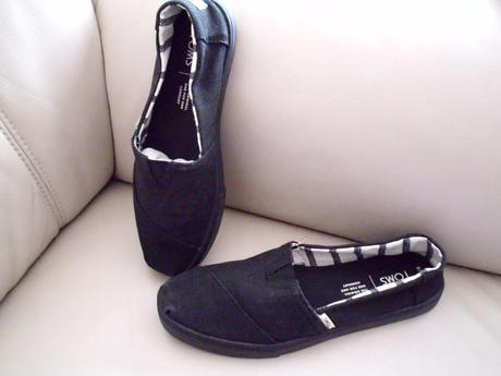 Toms čierne plátené 3-3,5, 36