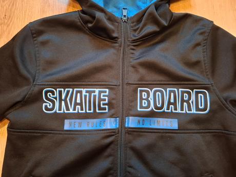 Chlapčenské mikiny v.146-152, 152