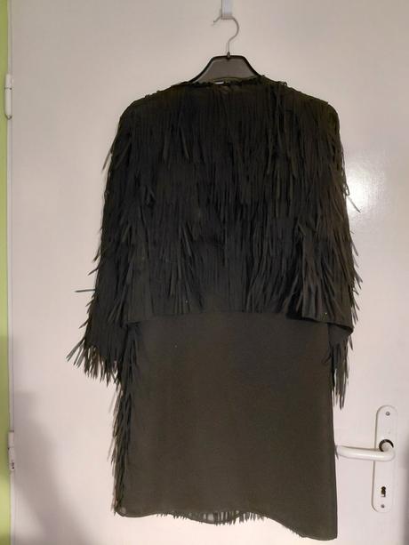 Suprava-šaty a sako so strapcami,vel. s,zn.guess, guess,s