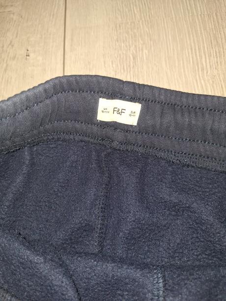 Tepláky 10-11 rokov, f&f,146