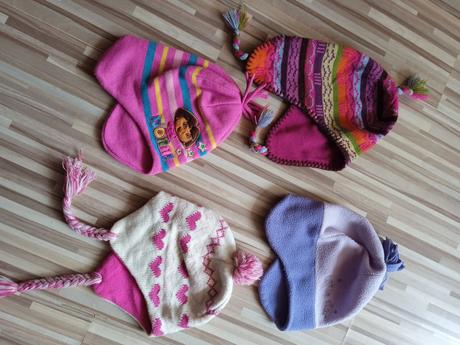 Predam 4 dievčenské čiapky s predlzenim na uši, 122