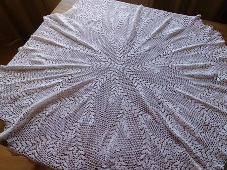 Dečku háčkovanú,okrúhlu-o rozmere-priemer 116 cm, 