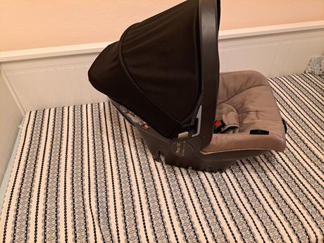 Vajicko, peg-pérego