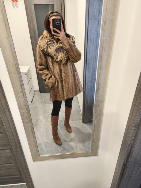 Luxusny pravy kozuch z lisky a myvala, m
