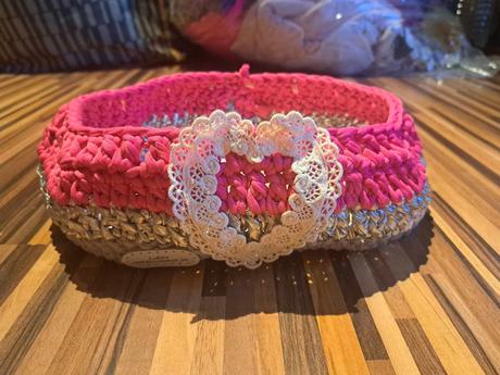 Ružovo-strieborno-sivý košík,