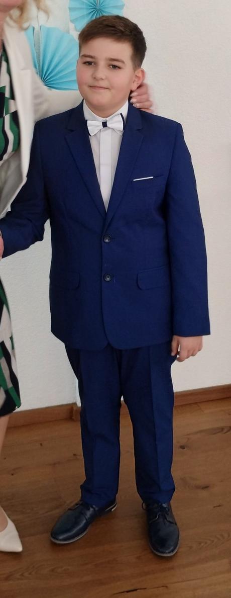 Oblek+košeľa+opasok+topánky+motýlik, 152