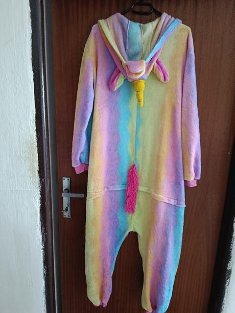Overal jednorožec, xl