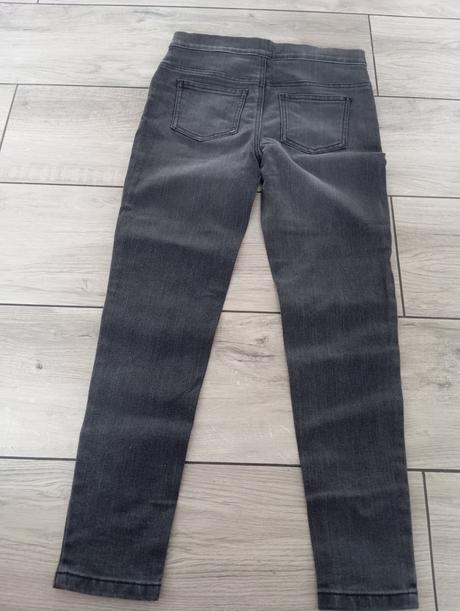 Džegíny 146, primark,146