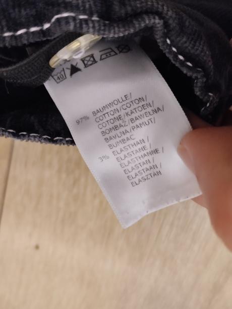 Menčestrové nohavice, tik & tak,122