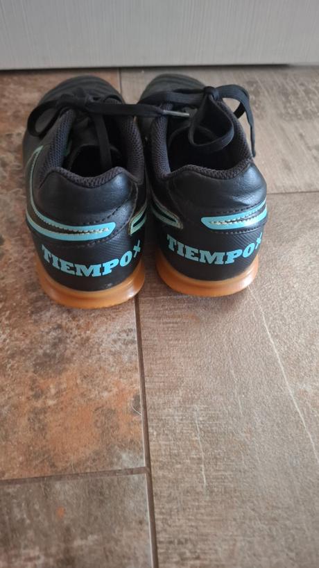 Predám halovky, nike,38