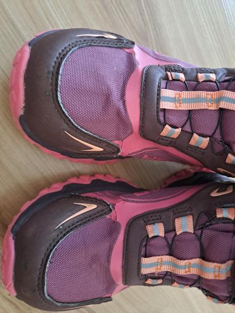 Turistické topanky, 31