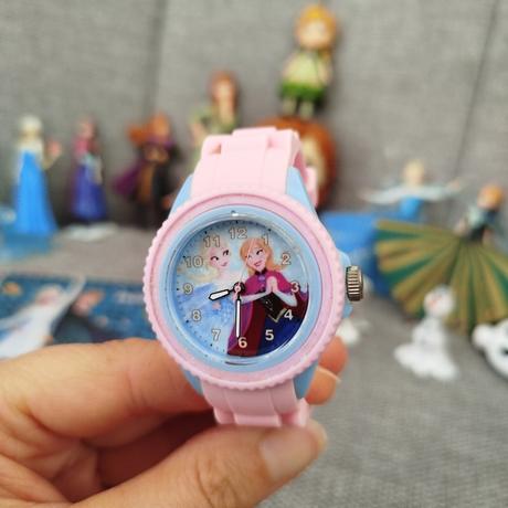 Zbierka figúrok frozen + polly pocket grátis,