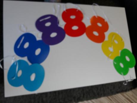 Girlanda číslo 8.,