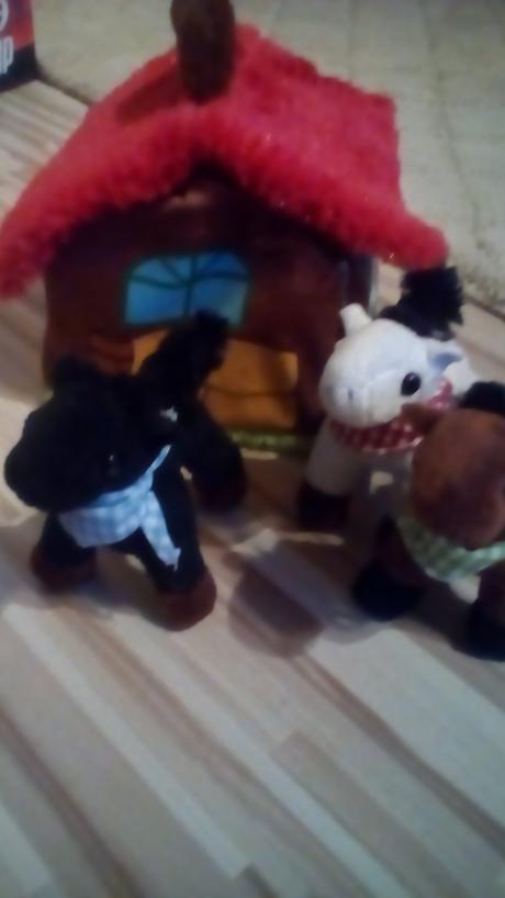 Plyšova stajňa s koníkmi, 