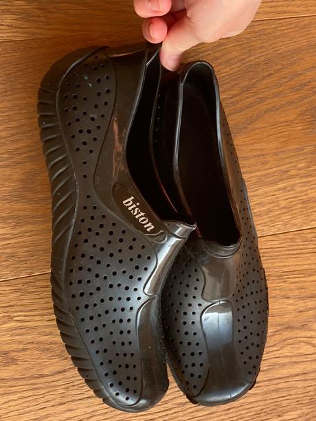 Topanky do vody aj na prechádzku, 38