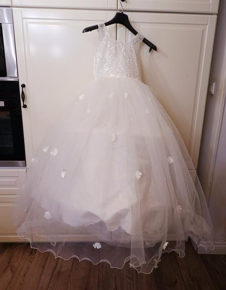 Šaty na sv. prijímanie, 134