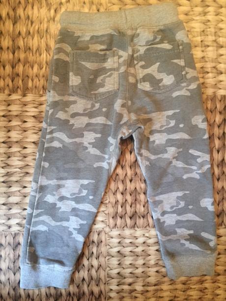 Maskáčkové feši tepláky, f&f,98