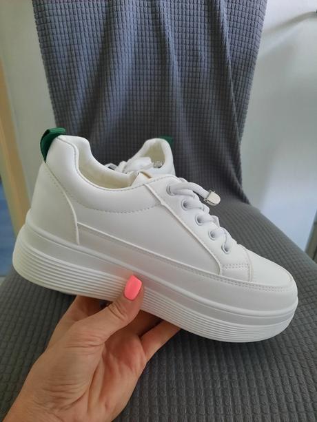 Krásne nové tenisky vn.dl. -22.8- 23cm, 35