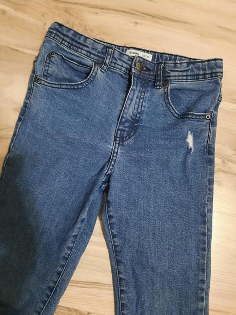 Oblúbené rifliky 134-140, sinsay,134