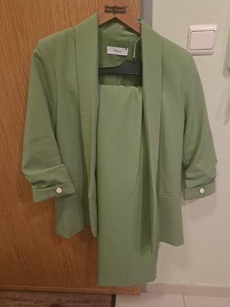 Nohavicovy kostym, reserved,l