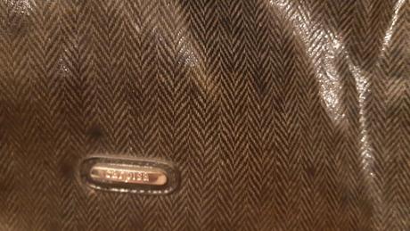 Carpisa šedo čierna, carpisa