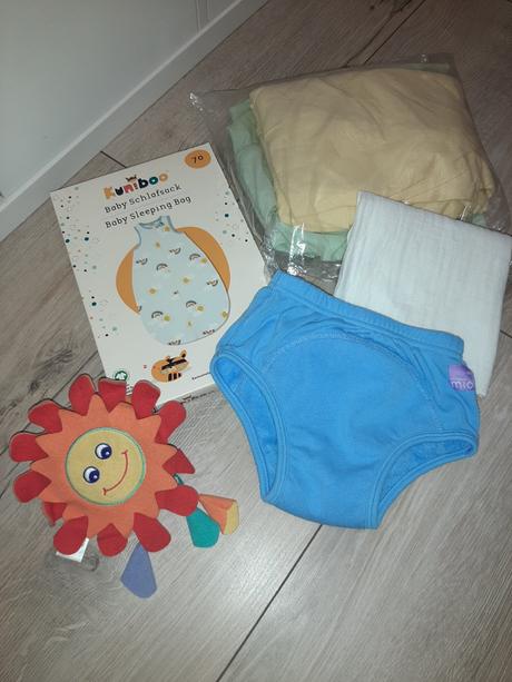 Lehátko tiny love,balík vecičiek,hračiek,avent,koš,