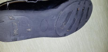 Čierne lakovky, ren but,33