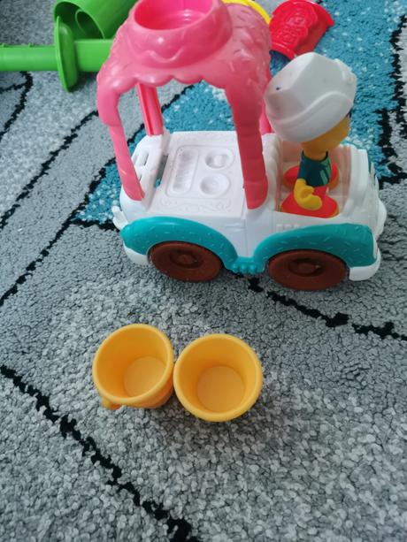 Zmrzlinárske auto na plastelínu, 