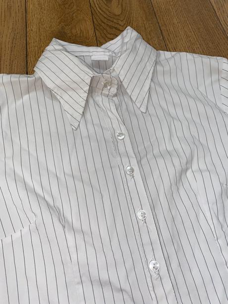 Krásna pásikavá elastická košeľa / blúzka, s