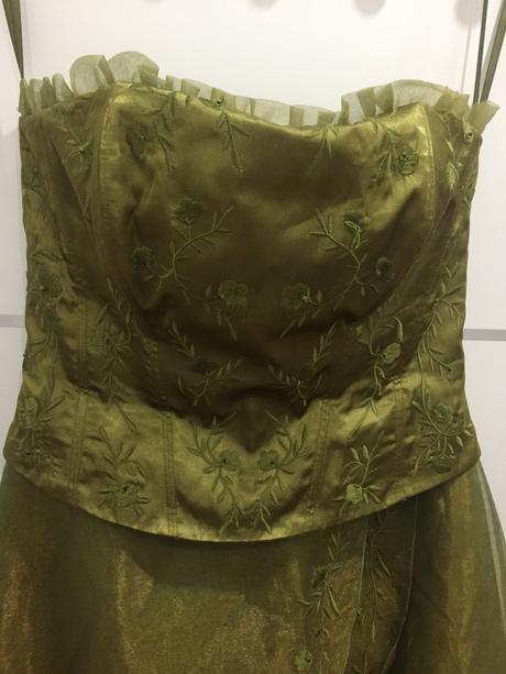 Plesové/spoločenské šaty, 38