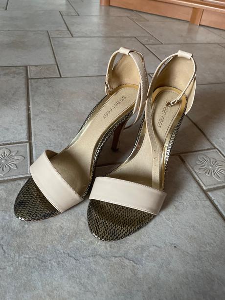 Sandale na opatku, 39